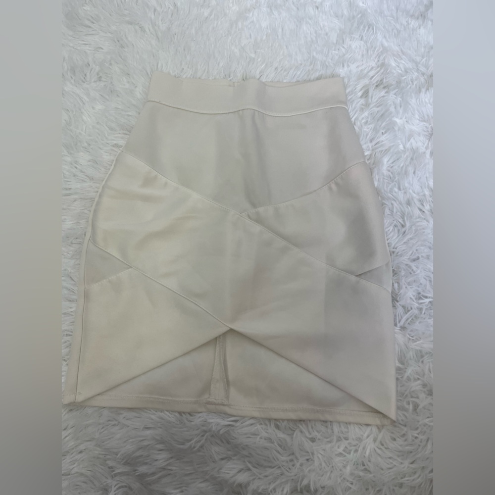 White skirt size S